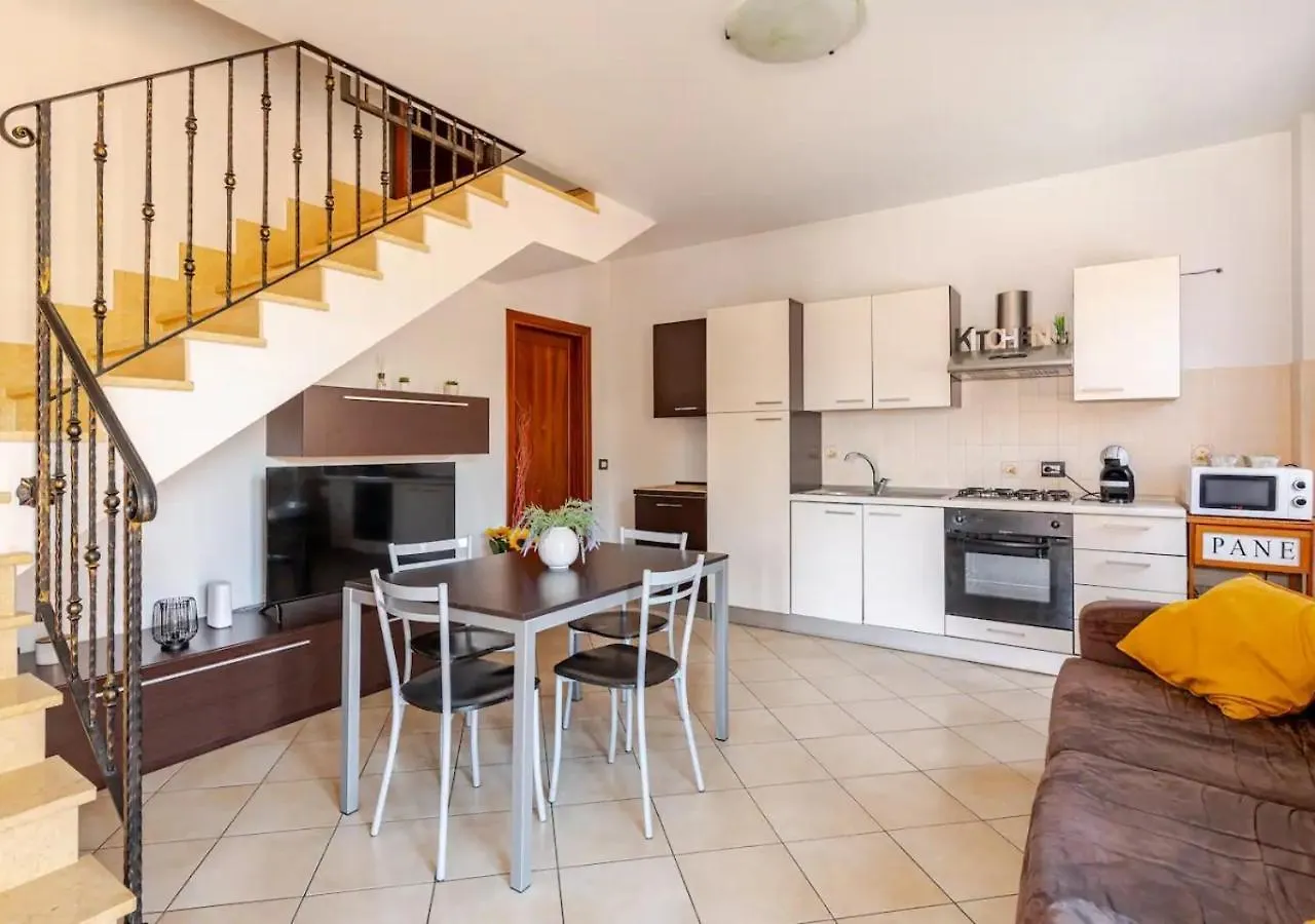 Garden Villa - Free Parking, Wi-Fi E Netflix 0*, Fiumicino Italy