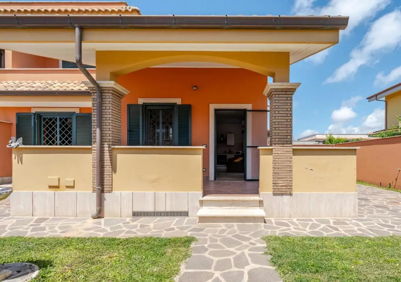 Garden Villa - Free Parking, Wi-Fi E Netflix 0*, Fiumicino Italy