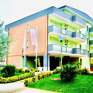 3* Apartmanhotel Isa Airport