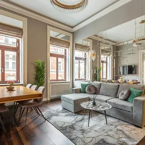  Appartamento Luxury With Balcony Next To The New York Cafe Ungheria